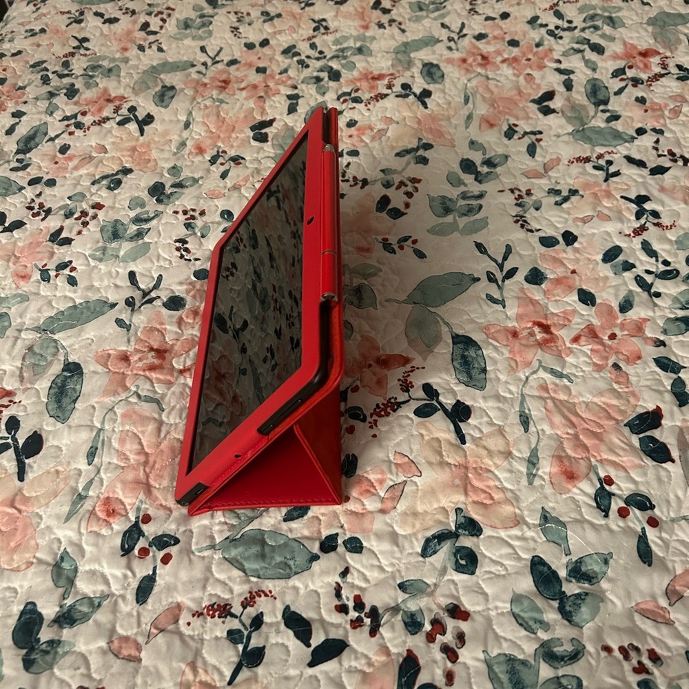 Tablet with Red case & Stylus - Picture 6 of 6